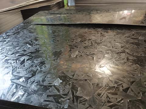 Hoja galvanizada con lentejuelas grandes